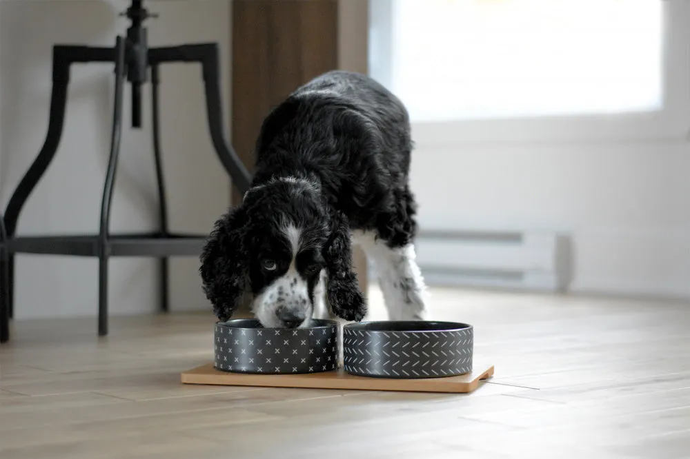 BeOneBreed Black Ceramic Bowls on Bamboo Base