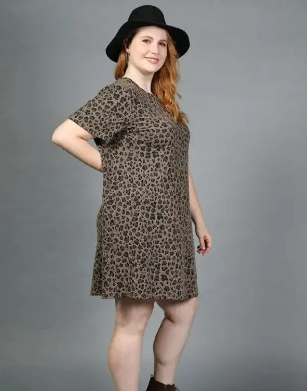 BROWN SHORT SLEEVE CREW NECK LEOPARD PRINT KNIT DRESS