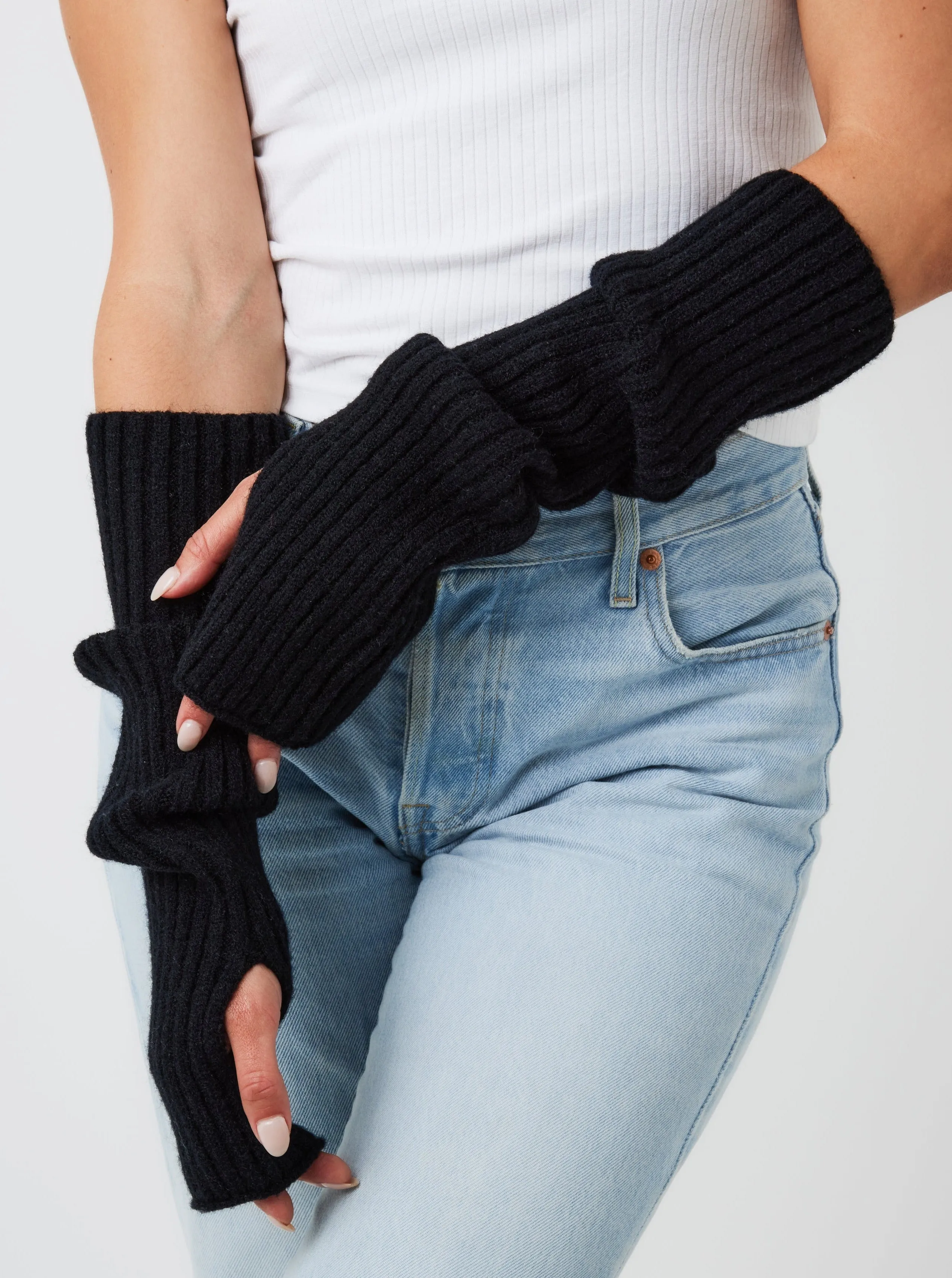 Knitted Arm Warmers in Black