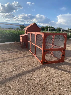 Orpington Lodge Chicken Coop with Run for 6  Chickens. IN STOCK!!