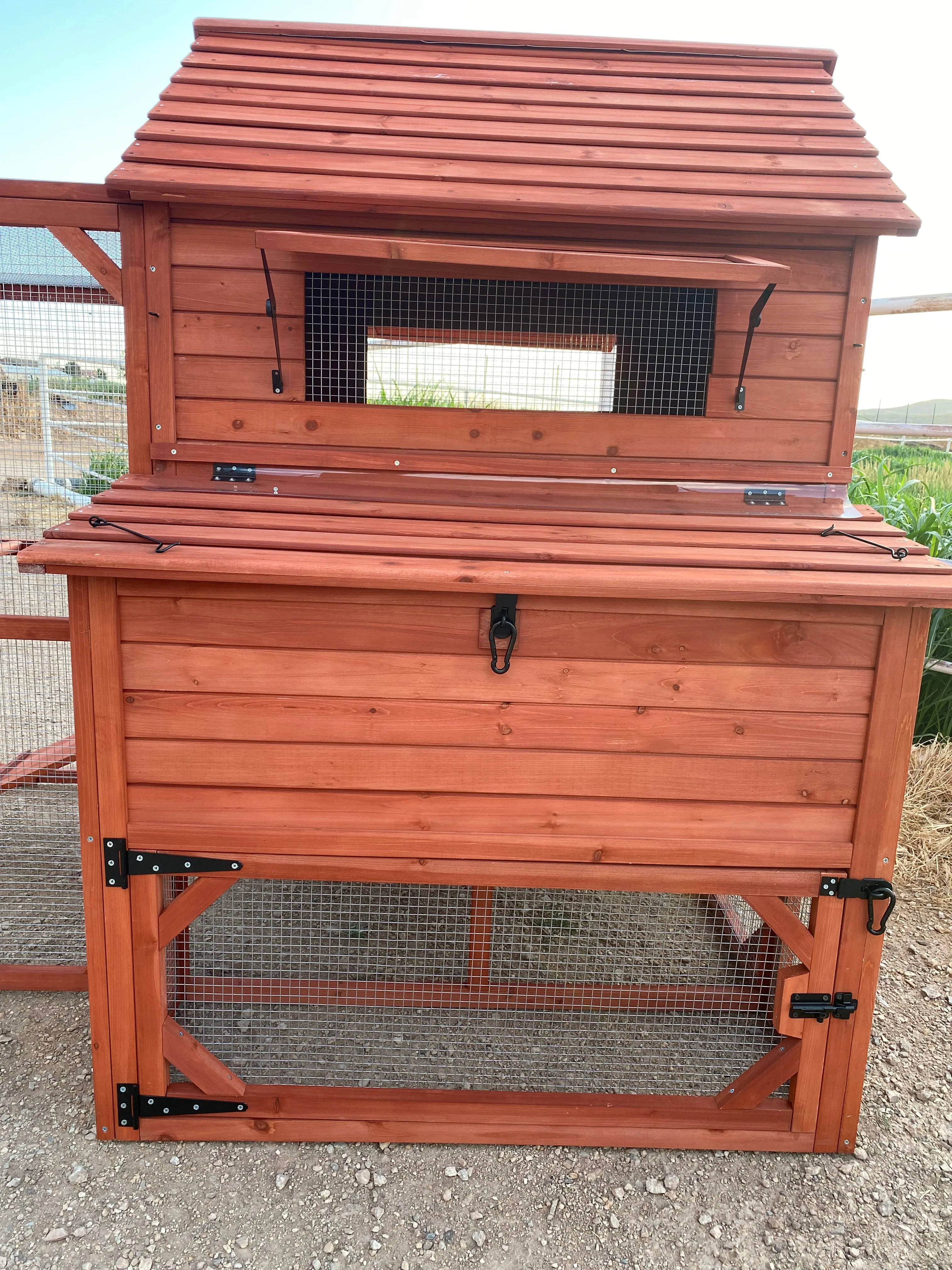 Rhode Island Homestead XL 10  Chickens Hen House Only. IN STOCK!!