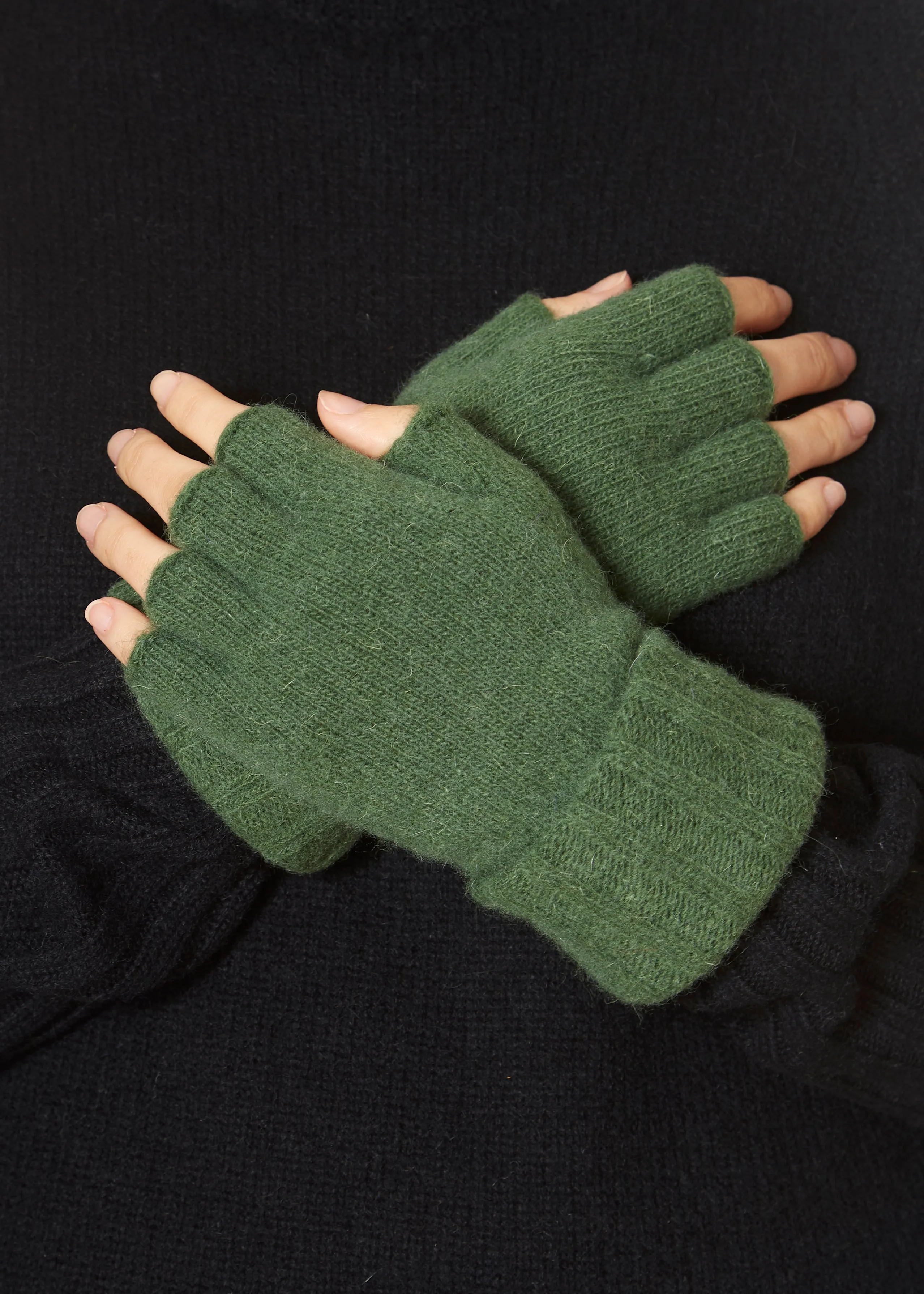 Santacana Forest Green Plain 'Fingerless Gloves'